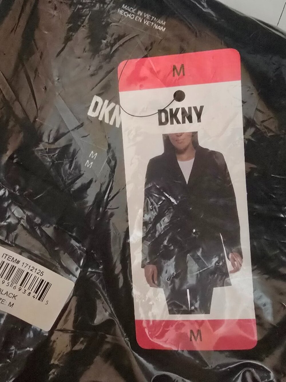 DKNY Women's Wool Blend Coat - Three button - Side Pockets M (#1699573)